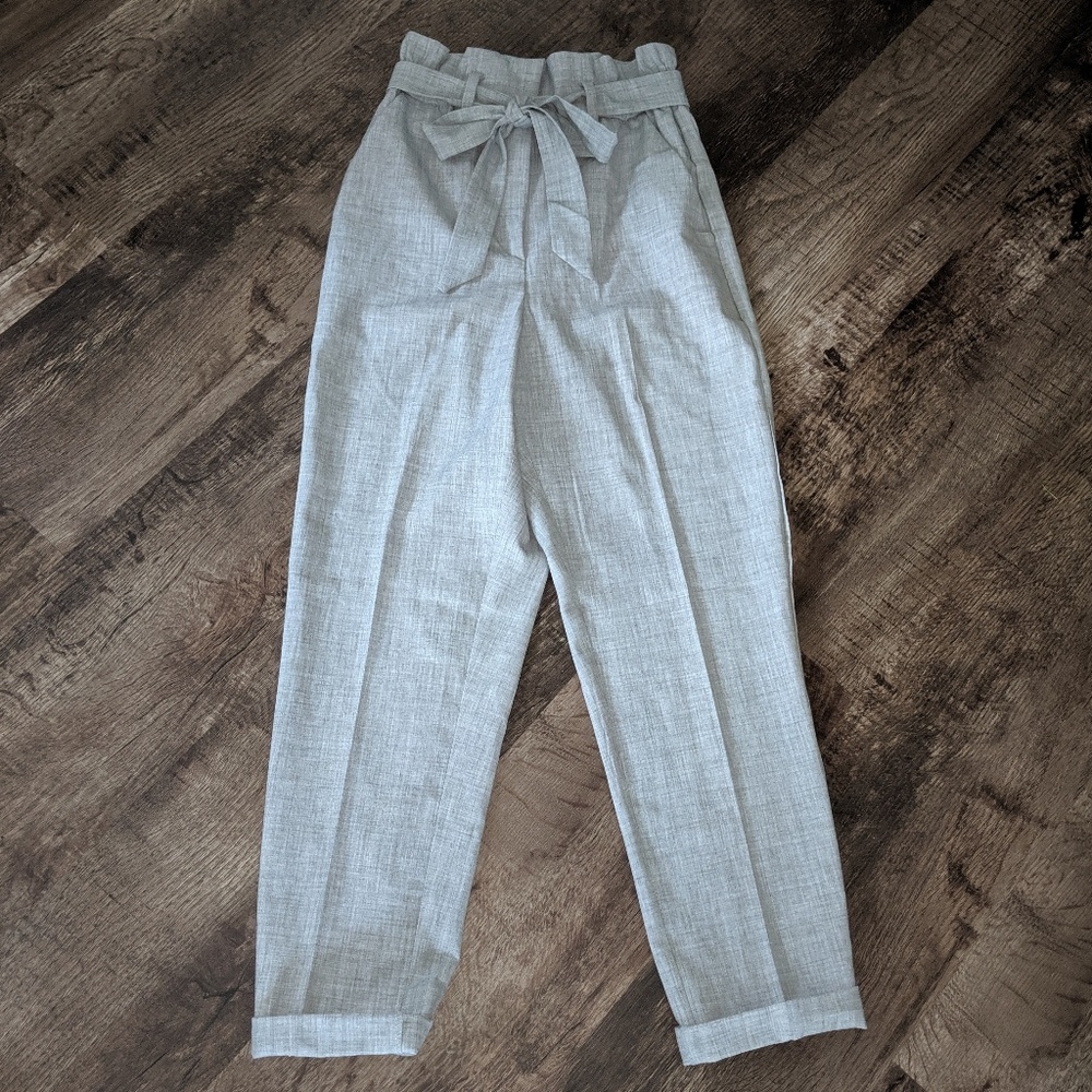 Cropped high-waisted slacks